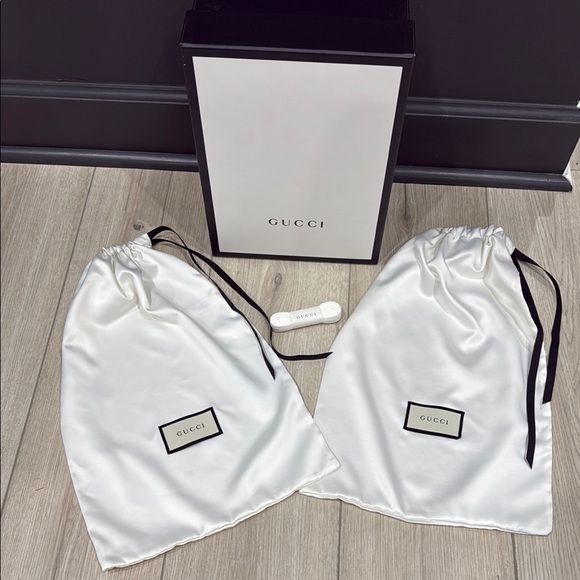 Gucci White and Black Dust Bags - Picture 1 of 13